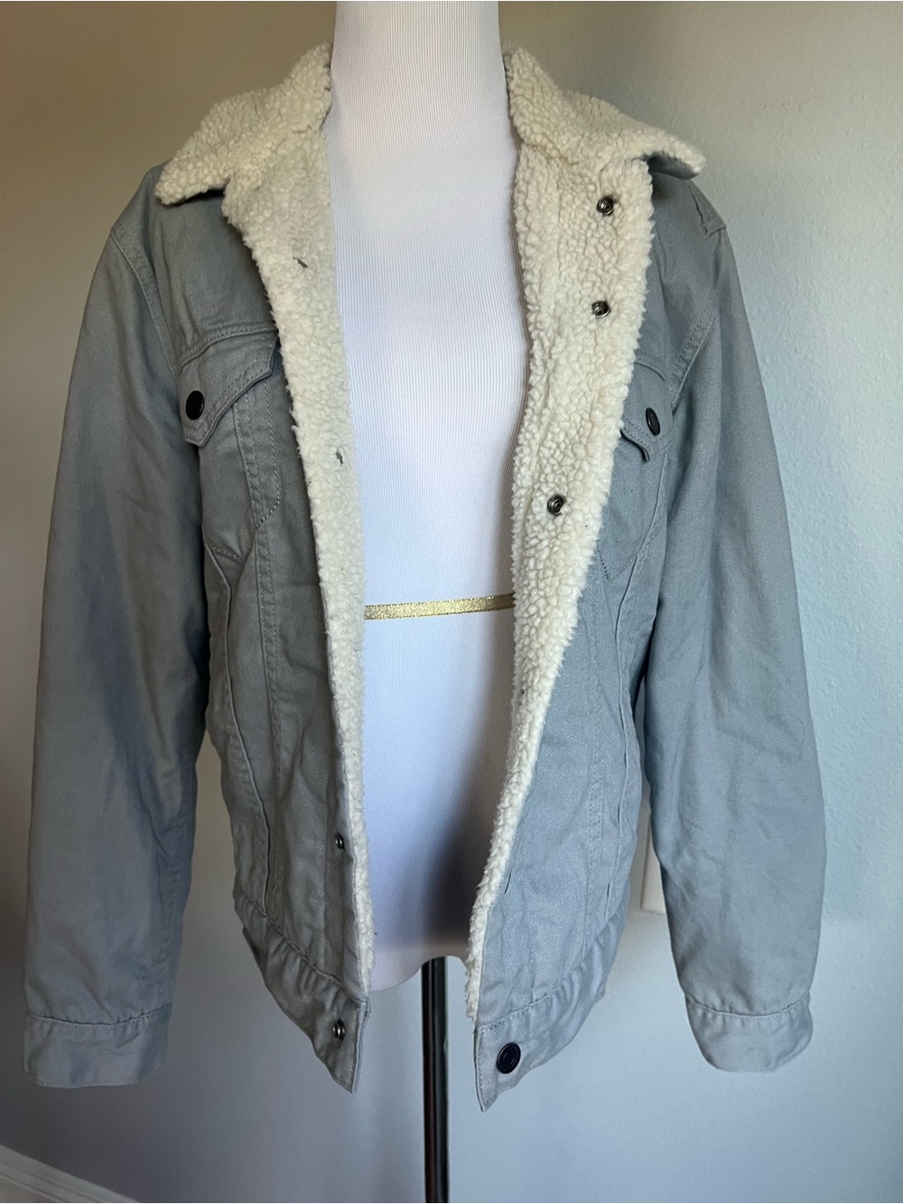 Levi’s Gray Sherpa Trucker Jacket, S - Picture 6 of 9